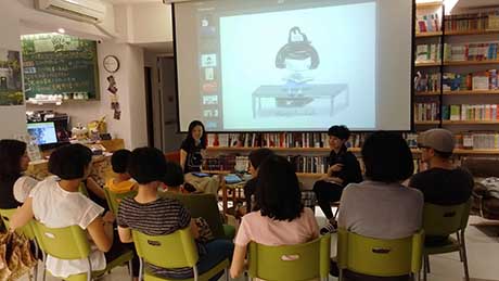 Cultural talk on comic and picture books